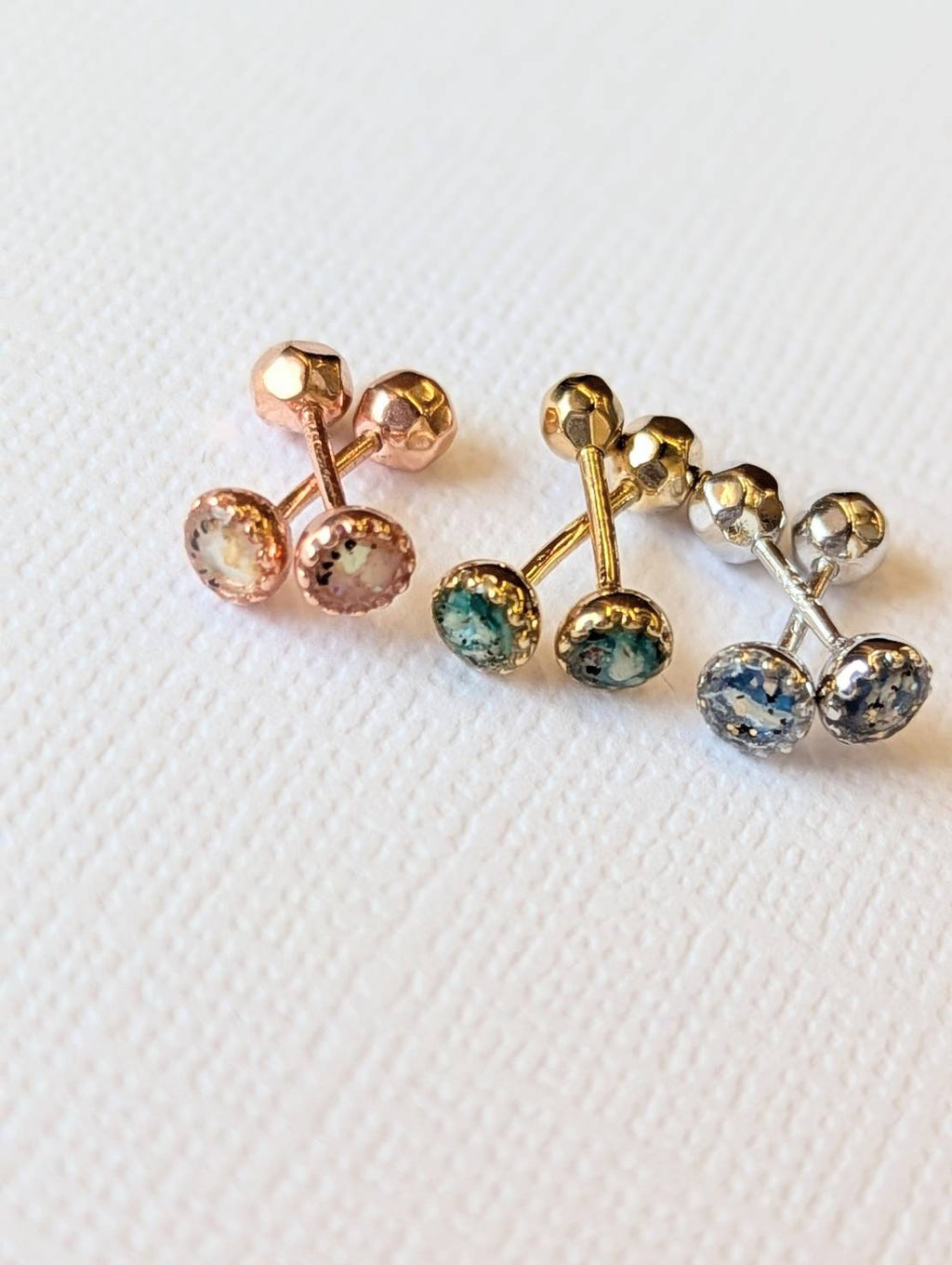 小さなピアス<へその緒> 【その他のへその緒ジュエリー商品と同時購入の方のみ】