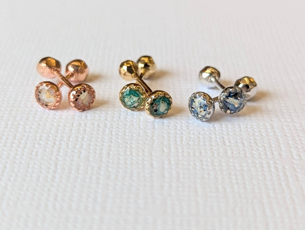 小さなピアス<へその緒> 【その他のへその緒ジュエリー商品と同時購入の方のみ】