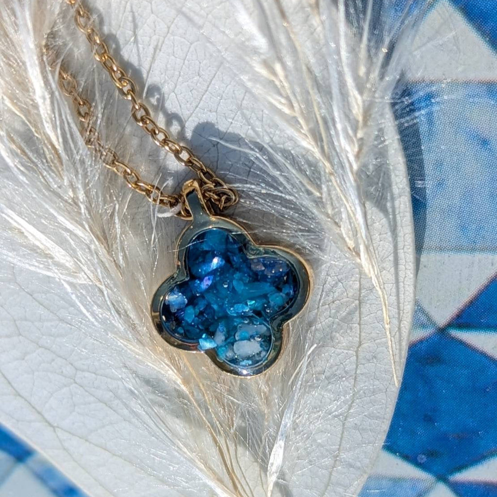 Clover reversible Necklace Pets