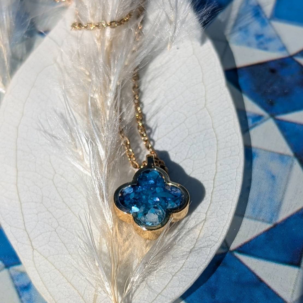Clover reversible Necklace Pets