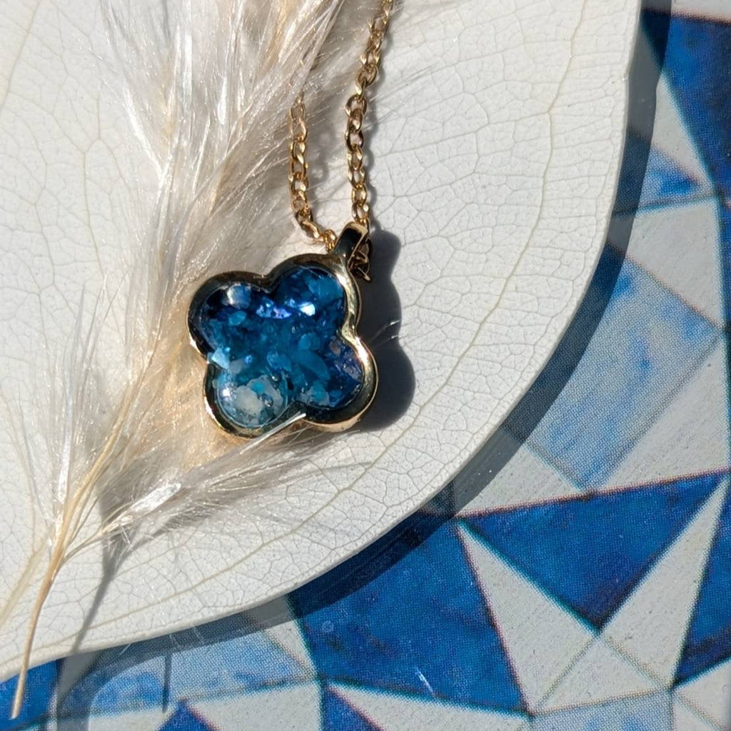 Clover reversible Necklace Pets