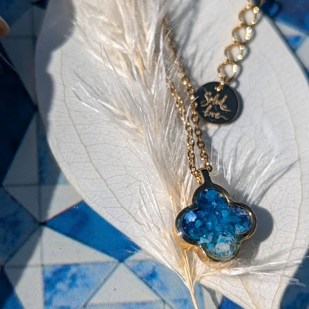 Clover reversible Necklace Pets