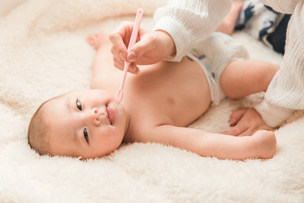 お口のケアはいつから？赤ちゃんの頃からの歯磨き習慣