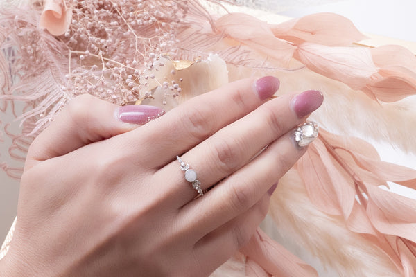 Moon ring  Platinum