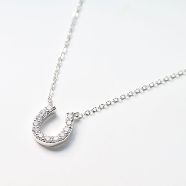 ホースシューネックレス