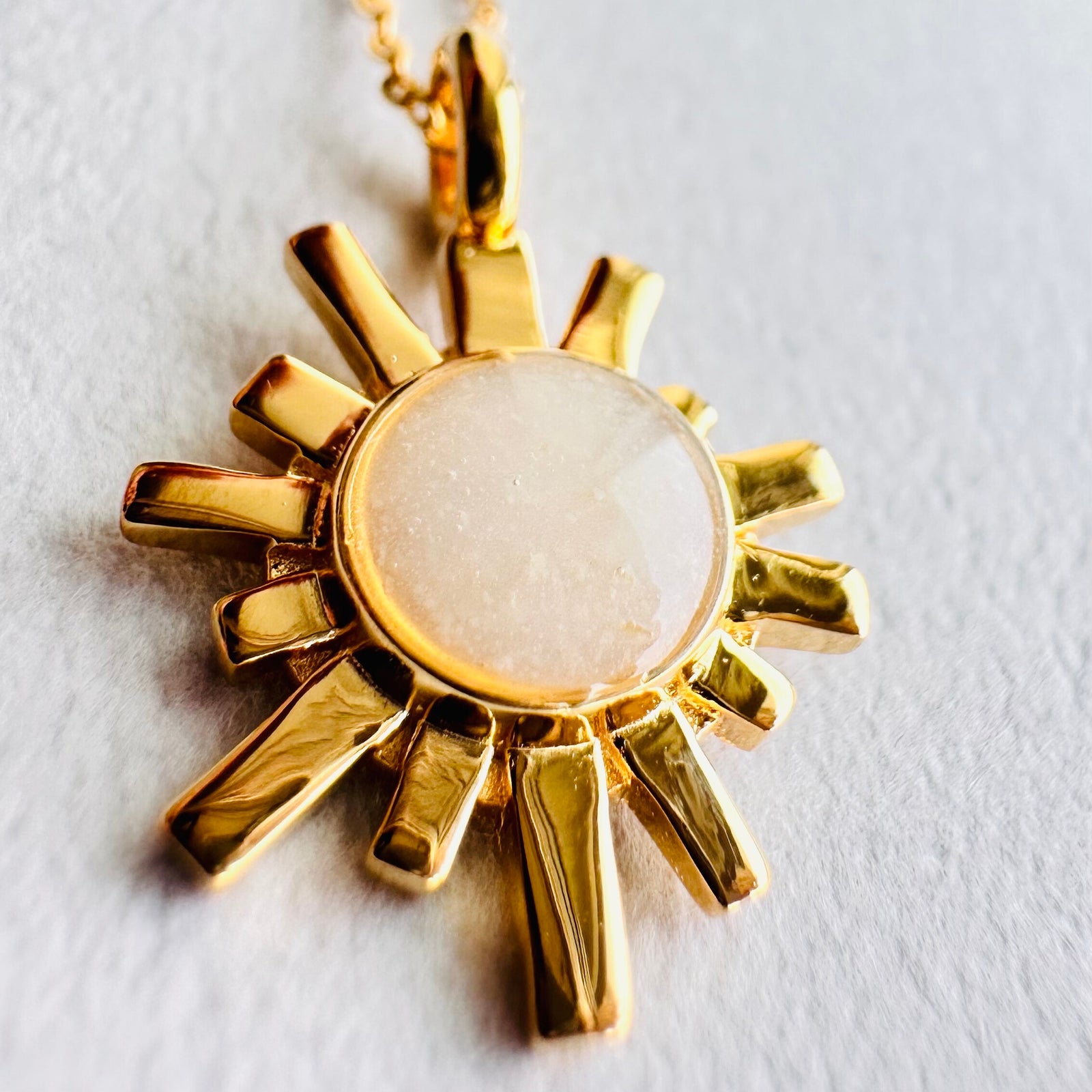 SUNRISE – Solid Love