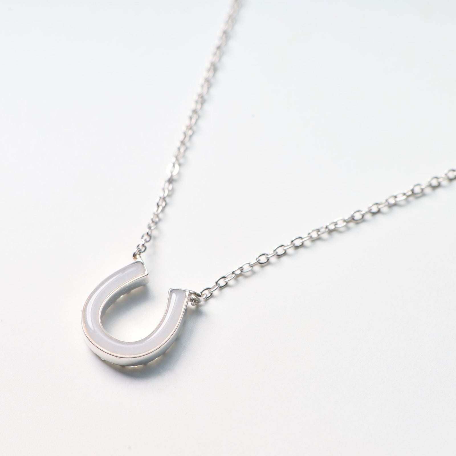 Horseshoe necklace – Solid Love