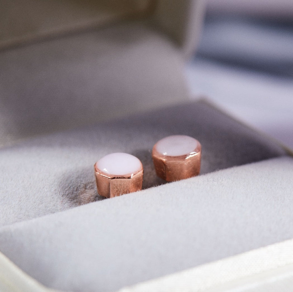 Octagonピアス ＜母乳＞ – Solid Love