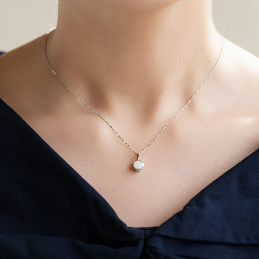 K*N様 【刻印無し】AVALANCHEオクタゴン型クリスタルネックレス Octagon Necklace Platinum – Solid Love