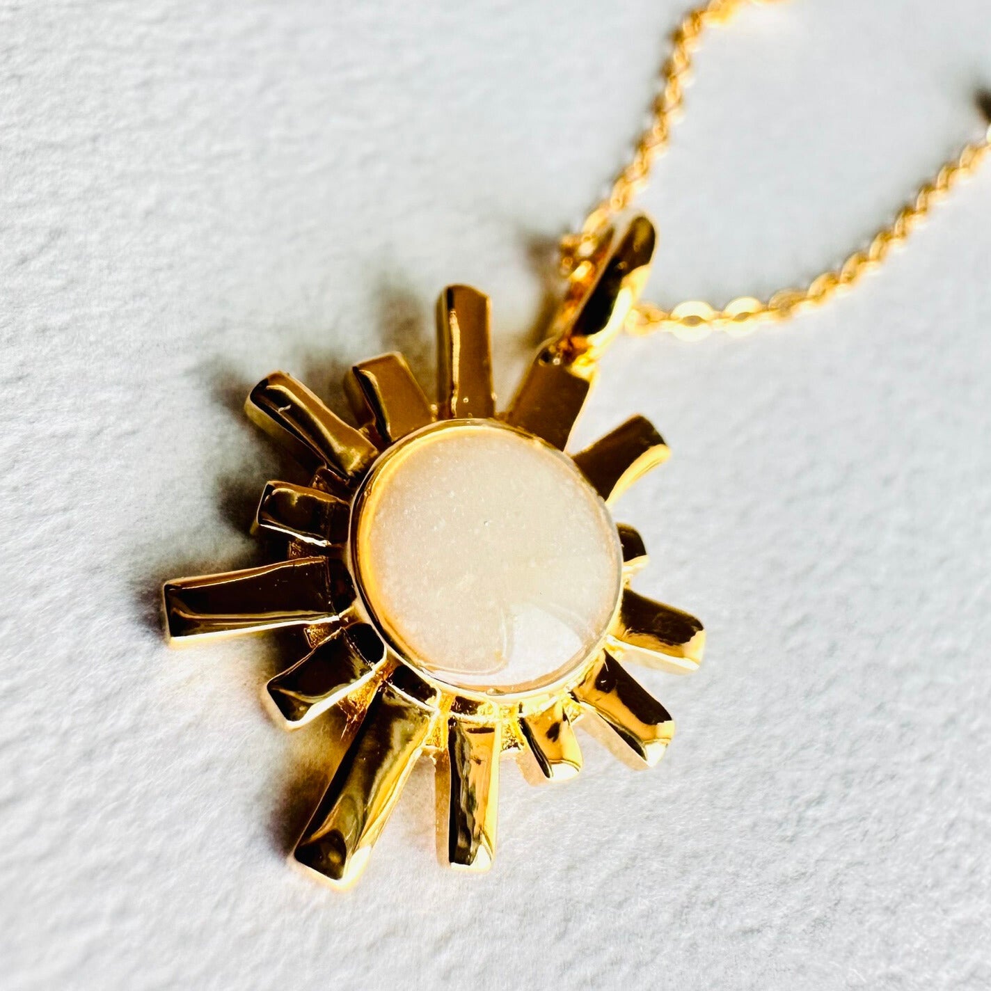 SUNRISE – Solid Love