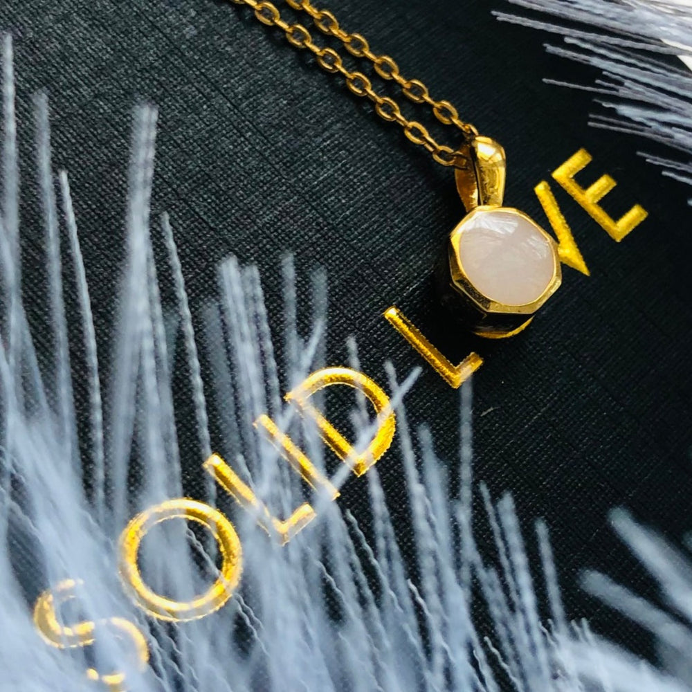 八角形ストラップ 愛 Love 18kペンダント 3.9g K18イエローゴールド